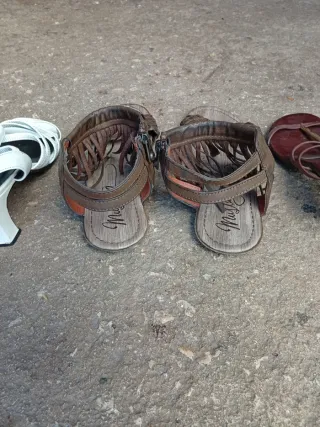 Sandalias Marrones y Blancas Mujer