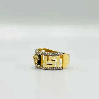 ANILLO MEDUSA ONIX GRECA Y CIRCONITAS. Oro 18k.