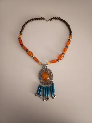 Collar étnico ámbar y madera