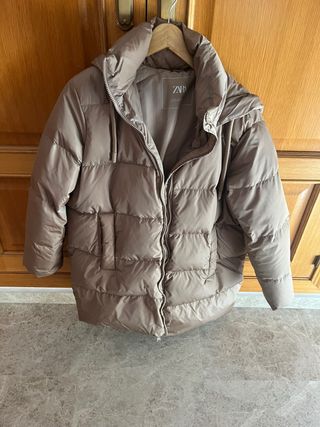 Plumón Zara oversize beige XS