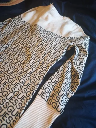 Jersey Guess Beige Negro Talla M