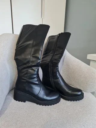 Botas altas negras