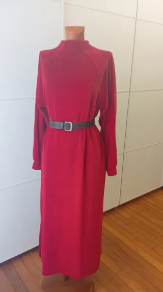 Vestido vintage largo terciopelo color frambuesa.