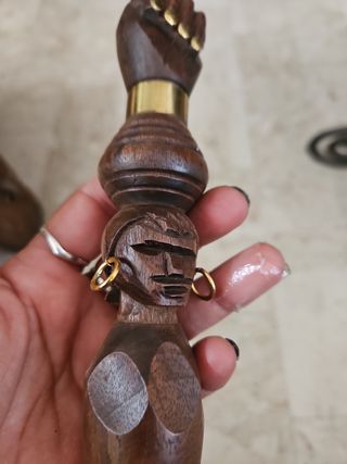 Apribottiglie antico mano figa legno ottone