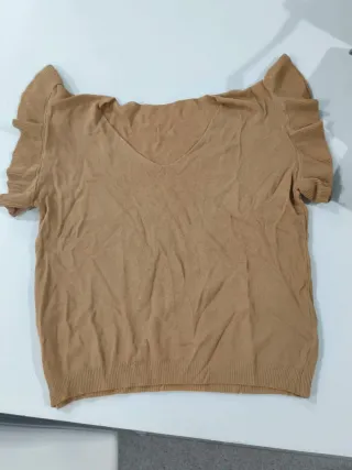 Jersey corto marrón con volantes