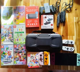 Nintendo Switch OLED nero e bianco