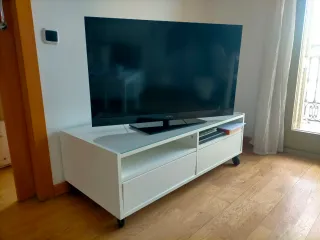 Mesa centro/TV blanca madera con ruedas