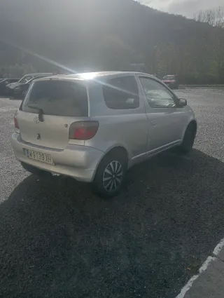 Toyota Yaris 2000