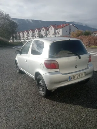 Toyota Yaris 2000