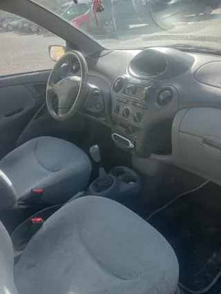 Toyota Yaris 2000