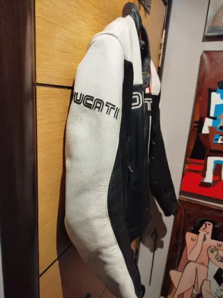 Chaqueta Ducati Dainese Negra y Blanca
