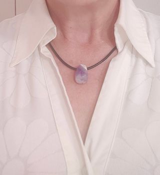 Collar Piel Negro con Piedra