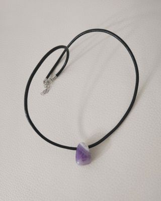 Collar Piel Negro con Piedra