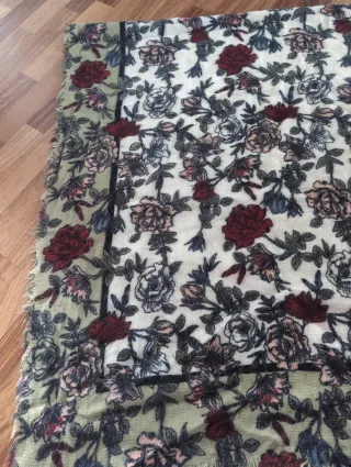 Sciarpa invernale floreale