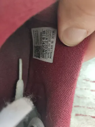 Zapatillas Reebok Club C85 blancas y burdeos