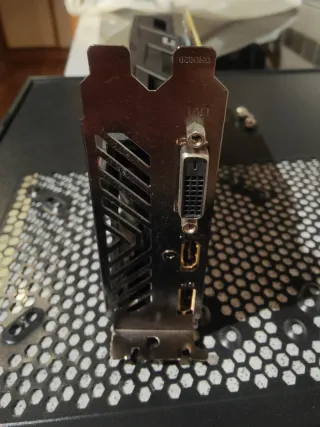 Tarjeta Gráfica Gigabyte RX 460 4gb