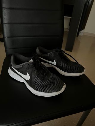 Zapatillas Nike Revolution 4