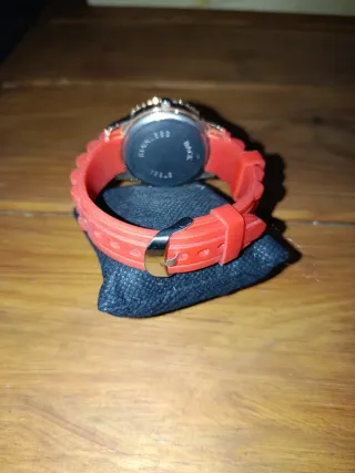 Reloj PAEKIE Blanco y Rojo