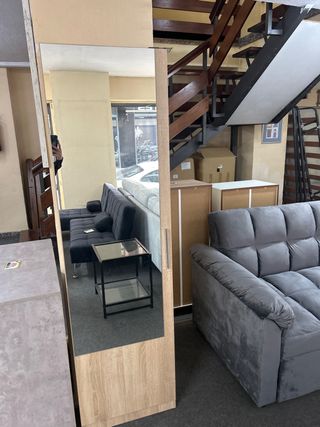 Zapatero de madera y cristal