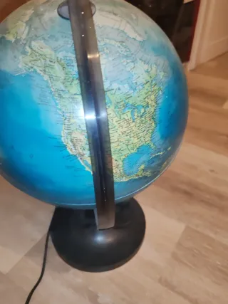 Lampada mappamondo luminosa