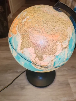 Lampada mappamondo luminosa