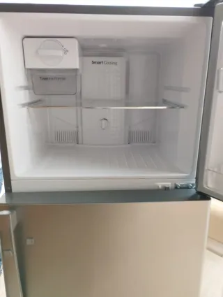 Frigorífico Daewoo plateado