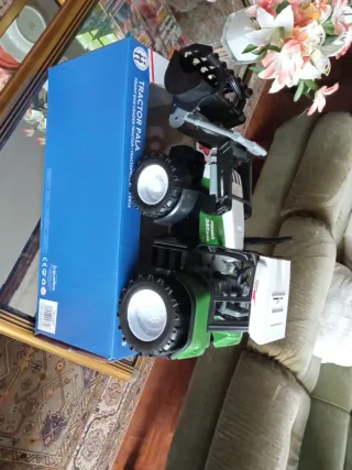 Tractor de Juguete con Pala