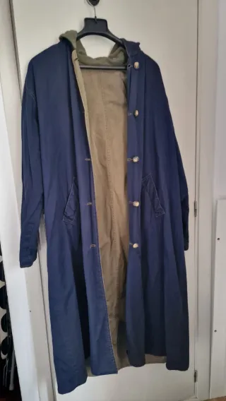 Gabardina reversible verde oliva y azul larga Glob