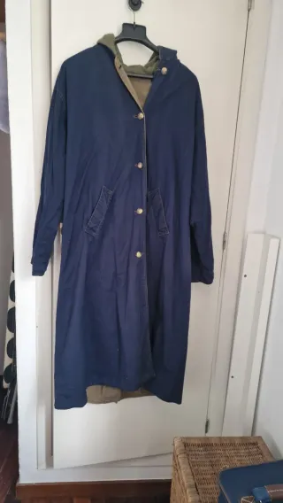 Gabardina reversible verde oliva y azul larga Glob