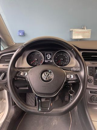 Volkswagen Golf VII
