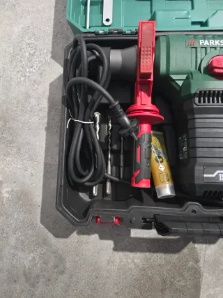 Martillo Perforador y cincelador Rarkside.