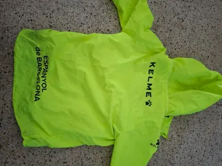 Chubasquero Kelme RCDE Amarillo talla 10 y 12