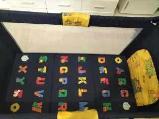 Cuna de viaje con colchón