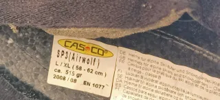 Casco Negro con Funda para esquí i snowboard.