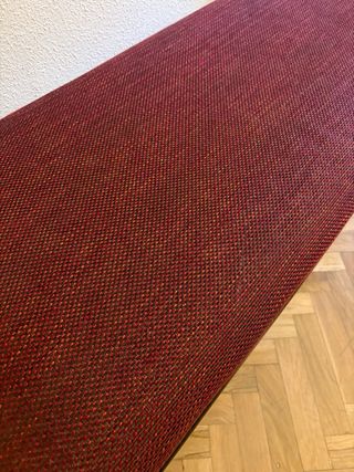 Banco dormitorio tapizado rojo y negro