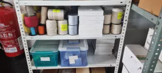 Lentejuelas, perlas y pasamanería