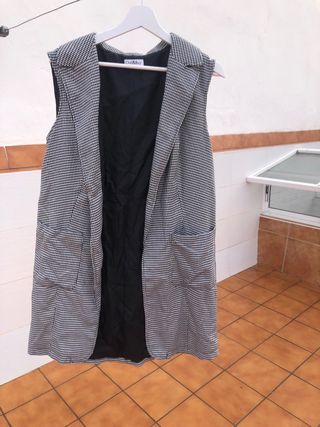 chaleco de cuadros con estampado por detrás