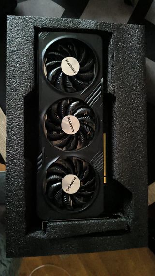 Tarjeta Gráfica Gigabyte GeForce RTX­­ 4060 GAMING