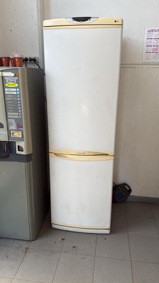 Nevera Combi LG 188x60x60cm