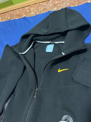 Chaqueta Nike Tech Fleece Negra