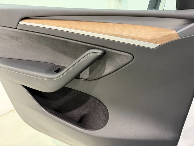 Tesla Model Y Gran Autonomía 4WD