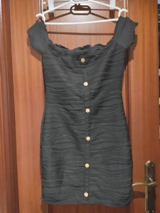 Vestido negro botones