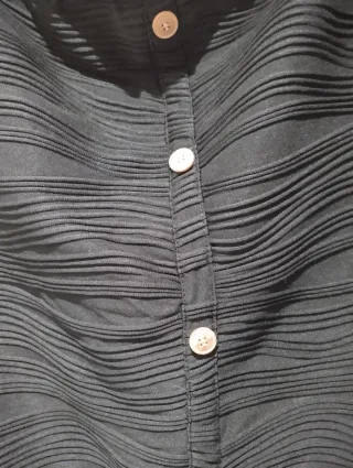 Vestido negro botones