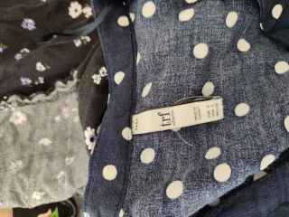 Camisa Zara lunares azul y blanco