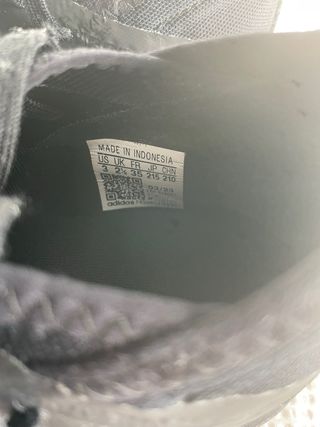 Zapatillas niño fútbol sala Talla 35