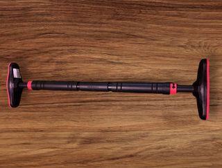 Barra de dominadas BEMAXX ajustable