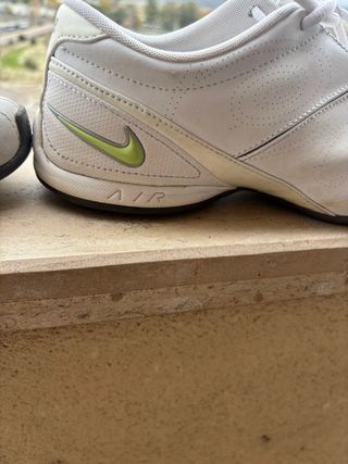 Zapatillas Nike Mujer Blancas y Verdes