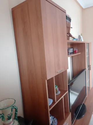Mueble de salón madera y cristal