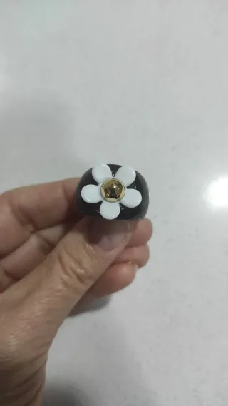 Anillo flor blanco y dorado