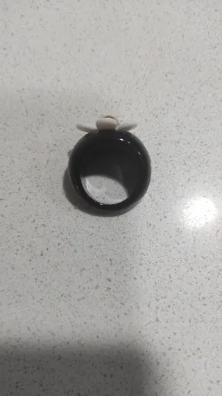 Anillo flor blanco y dorado